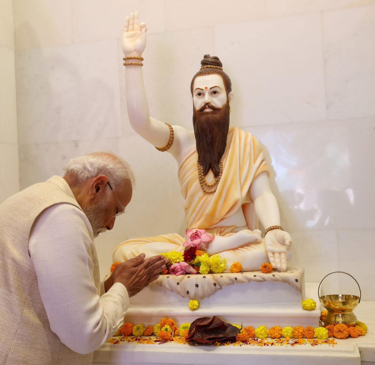 PM Modi’s Prayer at Ayodhya’s Sapt Mandir: A Divine Confluence of Faith, Wisdom and Devotion