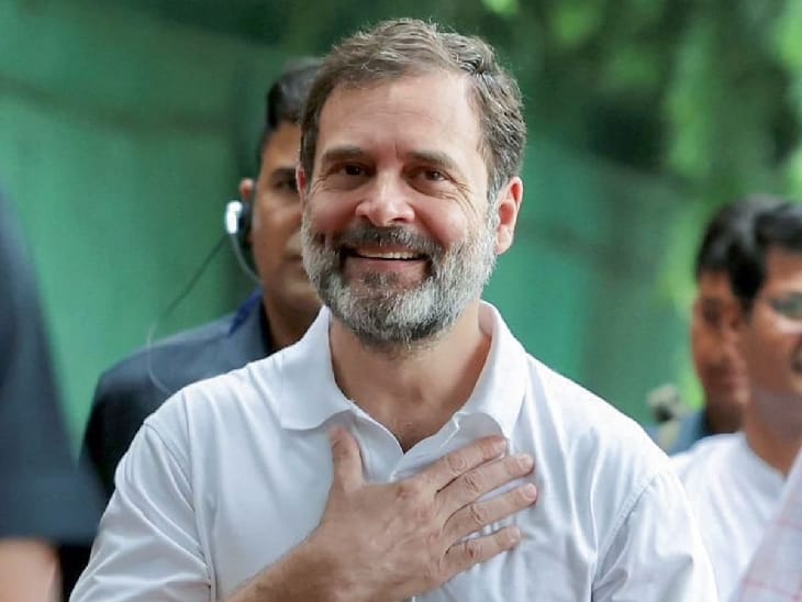 Rahul Gandhi Arrives in Lucknow, Leaves for Sultanpur for Court Appearance